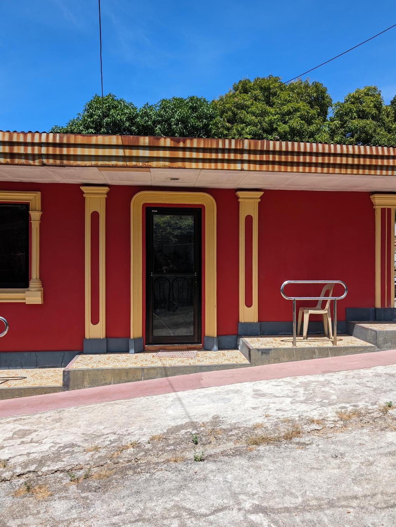 בוסואנגה Screaming Gecko Hostel מראה חיצוני תמונה