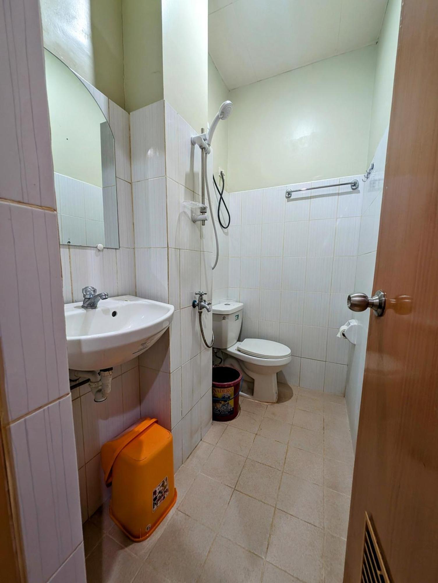 בוסואנגה Screaming Gecko Hostel מראה חיצוני תמונה