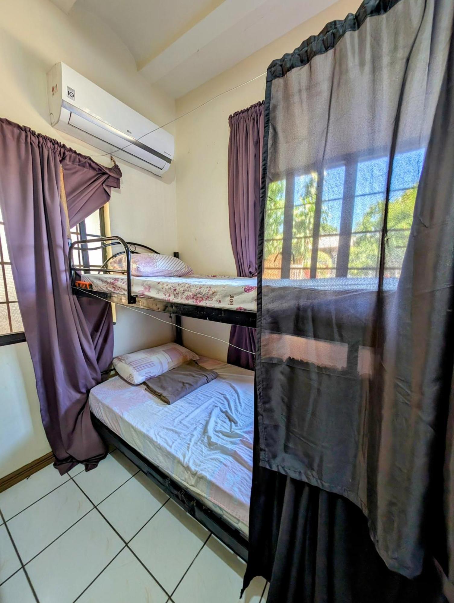 בוסואנגה Screaming Gecko Hostel מראה חיצוני תמונה