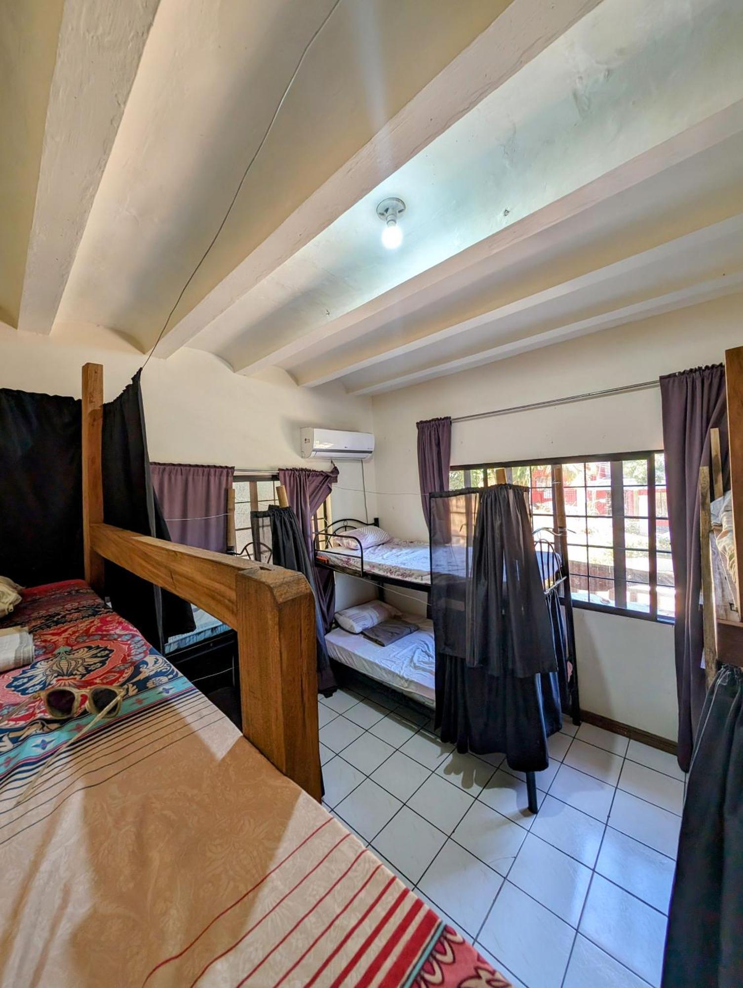 בוסואנגה Screaming Gecko Hostel מראה חיצוני תמונה