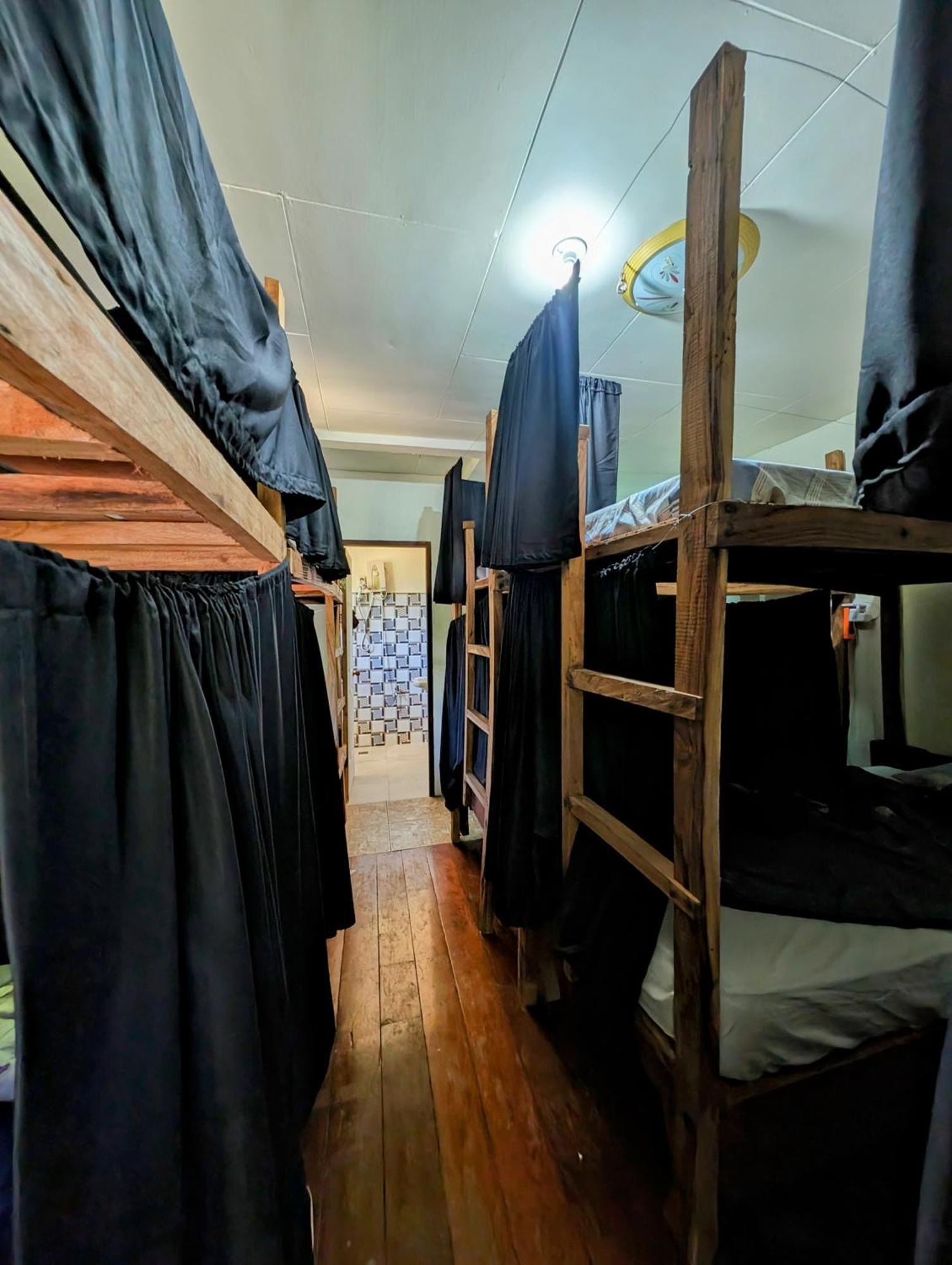 בוסואנגה Screaming Gecko Hostel מראה חיצוני תמונה